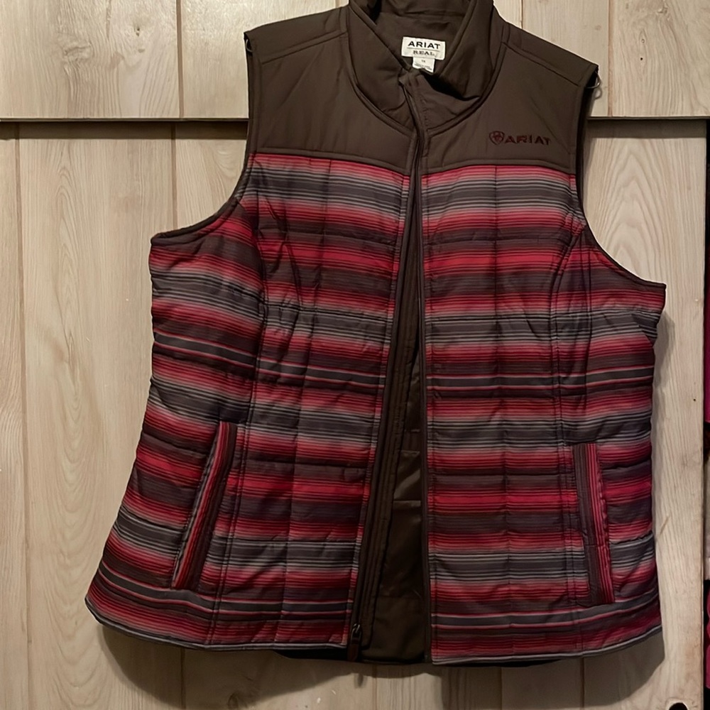 Ariat vest